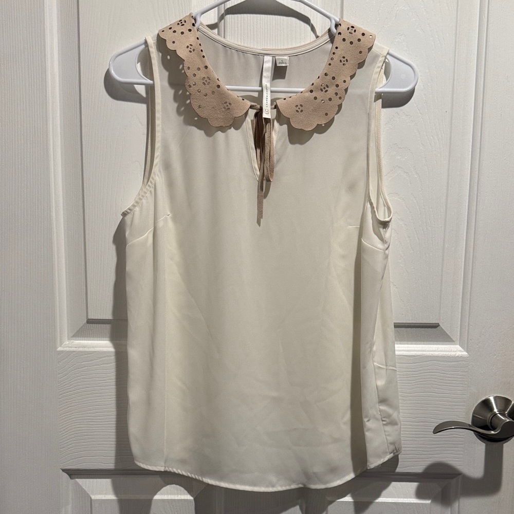 LC Lauren Conrad Cream Top with Tan Scalloped Collar
